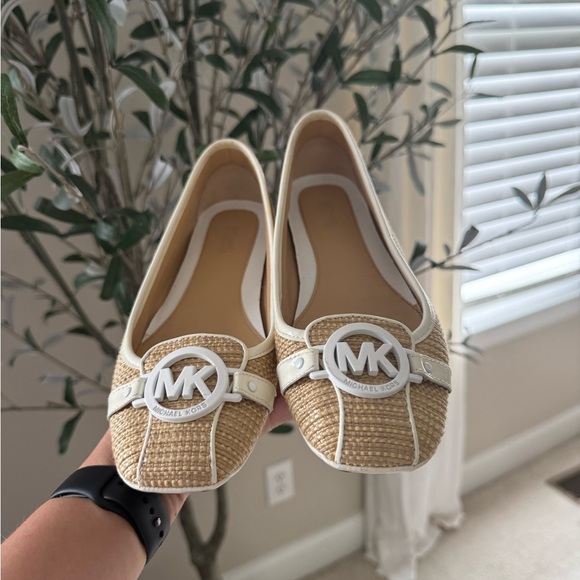 Michael Kors Beige and White Flats - Picture 1 of 4